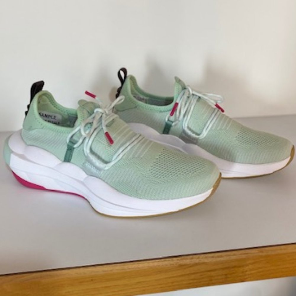 WOMEN'S EXPLORER™ DEFY LOW SNEAKER -SEA SPRITE